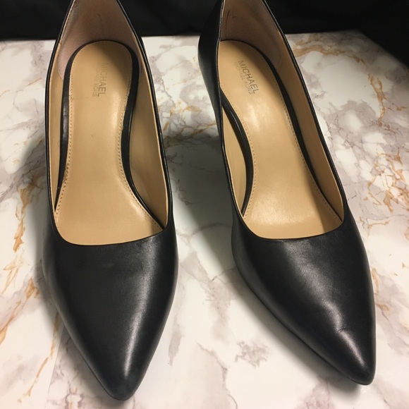 Authentic Michael Kors Shoes Size 9 - Picture 1 of 5